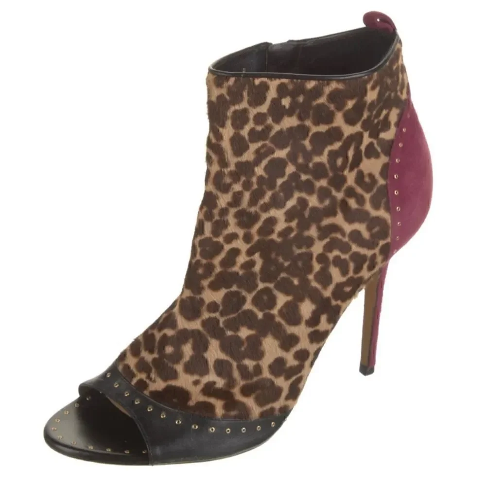 SALVATORE FERRAGAMO Calf Hair Animal Print Ankle Booties |Size: 9|